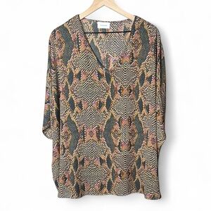Women’s Oversized Top V Neck Vibrant and Chic Bohemian Blouse Snake print Small